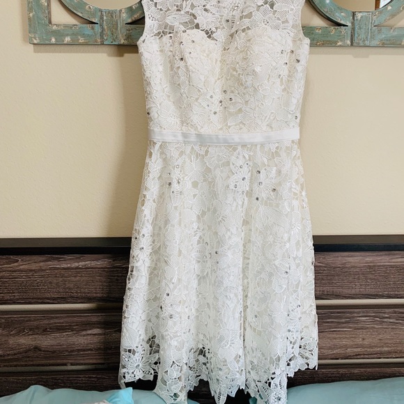 Lace ivory dress - Picture 2 of 4
